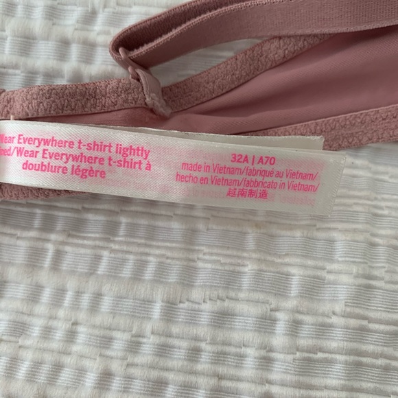 PINK V.S. BARELY WORN T-SHIRT BRA - Picture 5 of 5